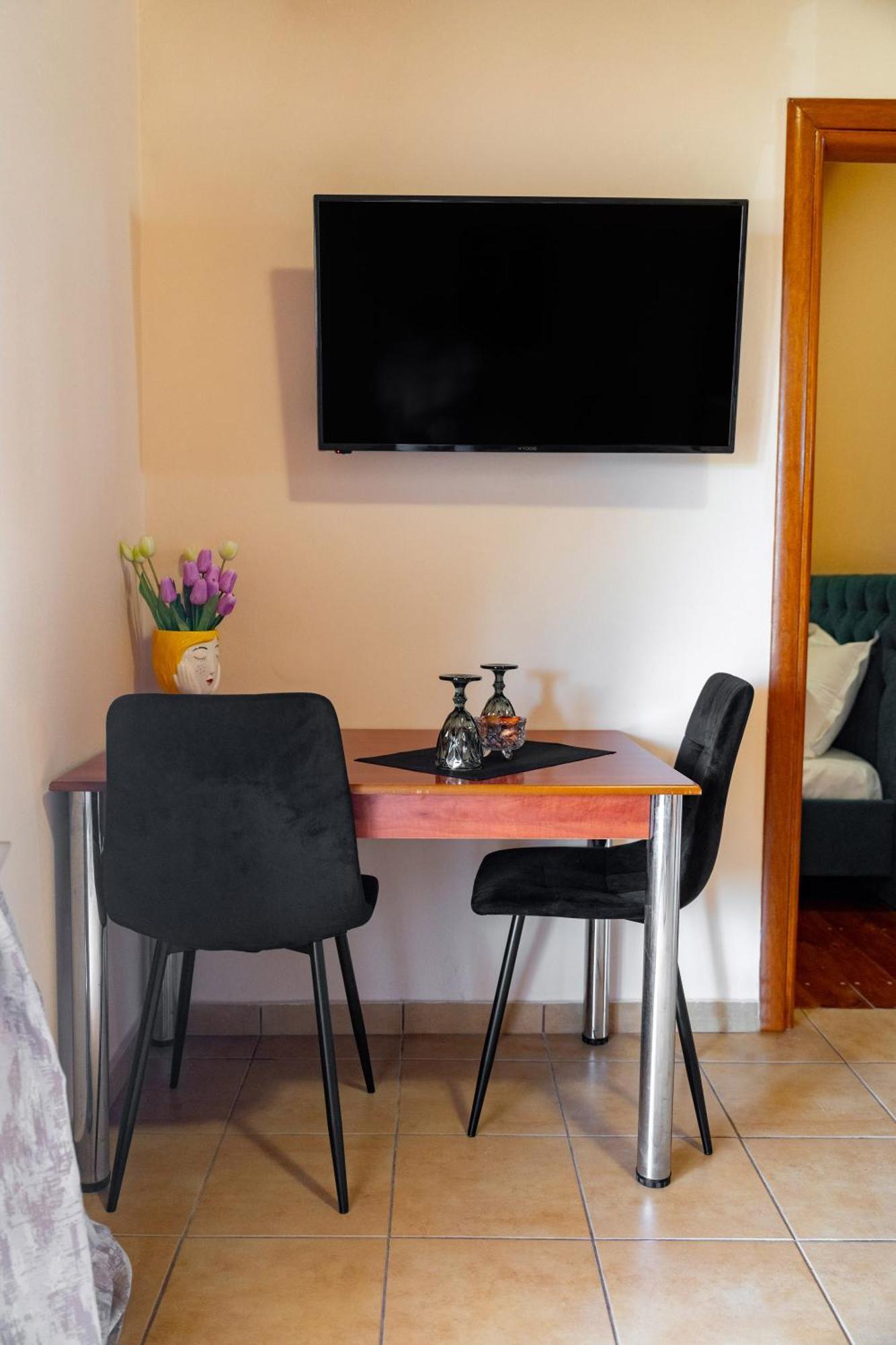Eagle'S Nest City Apartments Егіо Екстер'єр фото